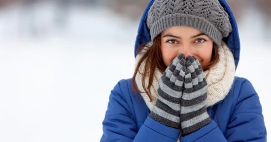 ما السبب وراء برودة أيدى المرأة أكثر بالرجل