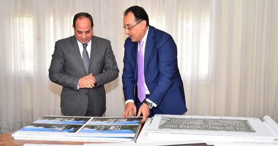السيسى يجتمع بوزير الإسكان.. ويؤكد: المدن الجديدة ستوفر حياة أفضل للمواطنين