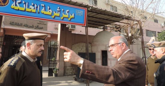 مدير أمن القليوبية يأمر بتوفير كرسى متحرك لكبار السن بالأقسام