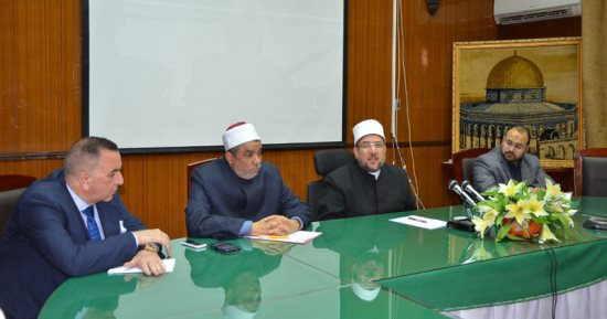 وزير الأوقاف يشدد على تكثيف الندوات التى ترسخ وتعمق الولاء والانتماء الوطنى