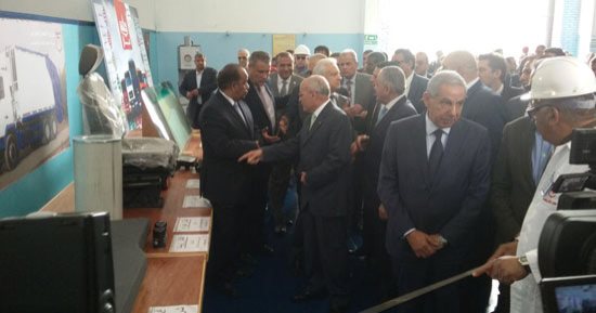 صور.. العصار وعدد من الوزراء يفتتحون خط إنتاج الشاحنات "ماز" بشركة حلوان للآلات 
