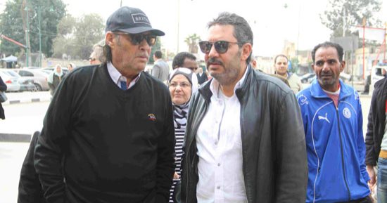 فاروق الفيشاوى وكمال أبو ريه فى جنازة محمد متولى