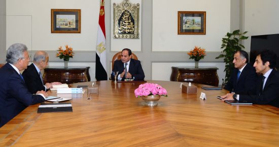  السيسي يوجه الحكومة بسرعة توفير تأمينات للعمالة الحرة وغير المنتظمة