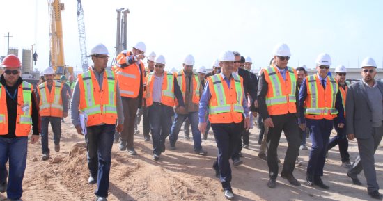 وزير النقل يتفقد إنشاءات محطة مترو عدلى منصور بالخط الثالث