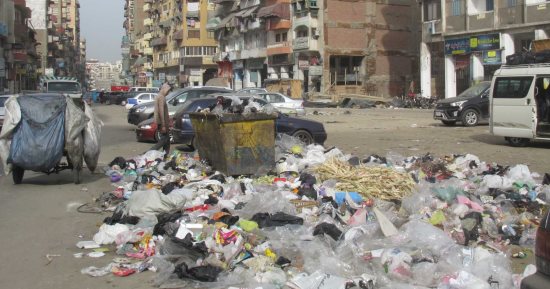 شكوى من تراكم القمامة بشارعين فى الهرم.. ورئيس الحى يوجة بإزالة المخلفات