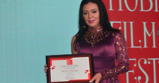 صور.. تكريم رانيا يوسف ومنال سلامة وهبة مجدى فى مهرجان سينما الموبايل 