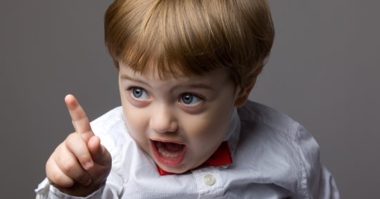 سؤال من ماميز... ابنى مبيخفش من حد وعلى طول عنيد اعمل إيه؟