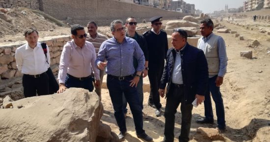 وزير الآثار: إنهاء العمل بتمثال رمسيس الثانى بمعبد الأقصر قبل 18 أبريل