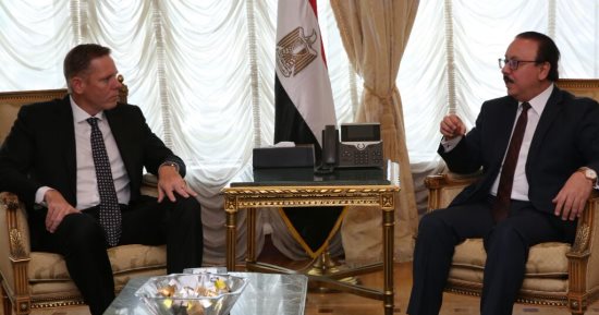 وزير الاتصالات يلتقى رئيس شنايدر العالمية لبحث التعاون بمشروع مدينة المعرفة