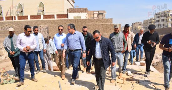 وزير الآثار يعلن غدا من المنيا اكتشاف 6 أبيار دفن بمنطقة الغوريفة بملوى
