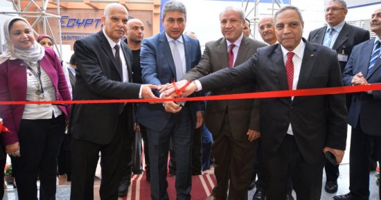 صور.. وزير الطيران المدنى يفتتح مبنى مصر للطيران للصيانة الجديد