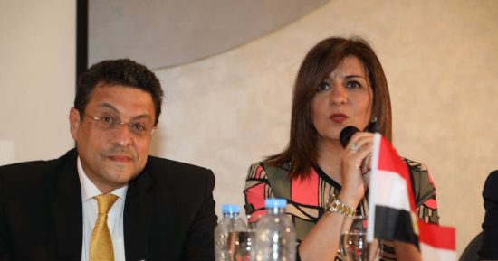 وزيرة الهجرة تلتقى الجالية المصرية فى الكويت وتدعوهم للمشاركة بالانتخابات
