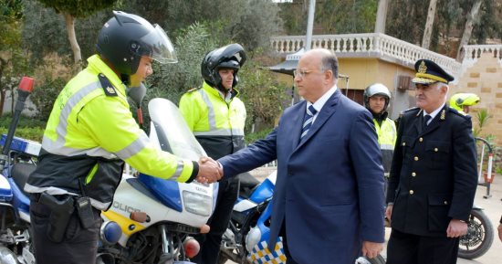 صور.. مدير أمن القاهرة يوجه مجندى المرور الجدد مساعدة كبار السن والمرضى