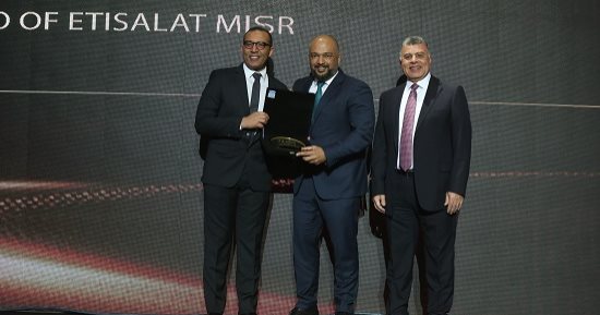 تكريم الرئيس التنفيذى لشركة اتصالات مصر خلال احتفالية Business Today
