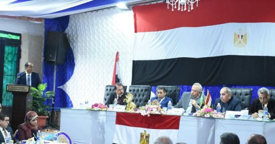 محافظ الشرقية يشدد على عدم استمرار موظفى المشتريات بمناصبهم فترة طويلة