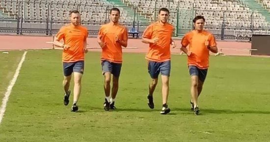 حكام مباراة المقاصة وجينيريشن يتفقدون ملعب استاد القاهرة 