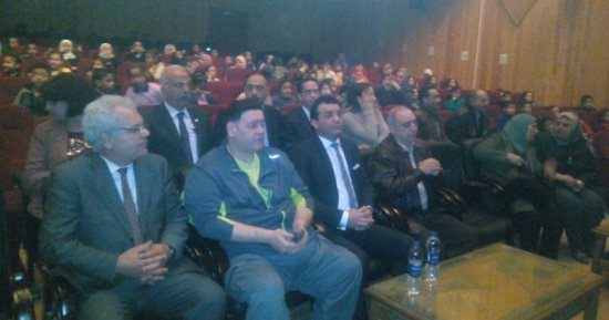 صور.. مشروع "المسرح بين أيديك" يبدأ قوافل التنوير بعرض "الليلة الكبيرة"