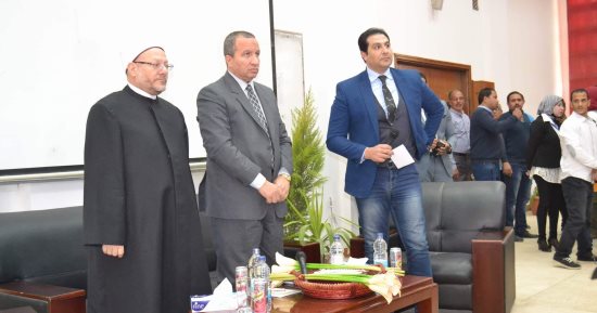 بدء مؤتمر "بناء الشخصية وأثره على استقرار المجتمع" بحضور مفتى الجمهورية بالسويس 