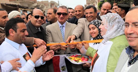 صور.. محافظ كفر الشيخ يفتتح معرض سلع غذائية فى إطار  مبادرة "معا ضد الغلاء"
