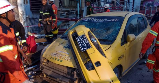 صور.. قتيلان و11 جريحا فى انفجار استهدف مصرفا فى بورما