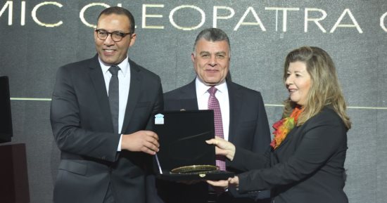 غبور يحصد جائزة "أفضل وكيل سيارات" خلال حفل بينزنس توداي 2017