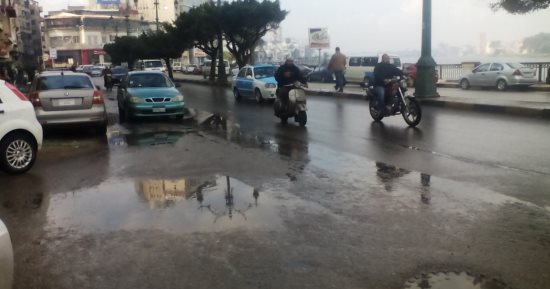 سقوط أمطار متوسطة على دمياط وفتح بوغاز عزبة البرج أمام حركة الصيد