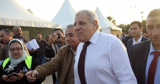محافظ أسوان يشكر "محلب" لمساعدته مواطن أسوانى احترق منزله 