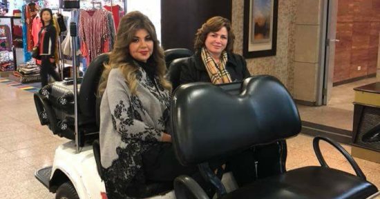 إلهام شاهين وبوسى شلبى تغادران إلى الإمارات لحضور مهرجان الفجيرة المسرحى