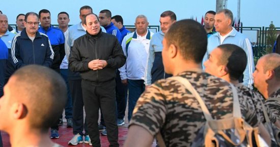 صور.. الرئيس السيسي يزور كلية الشرطة ويتفقد التدريبات الصباحية للطلاب