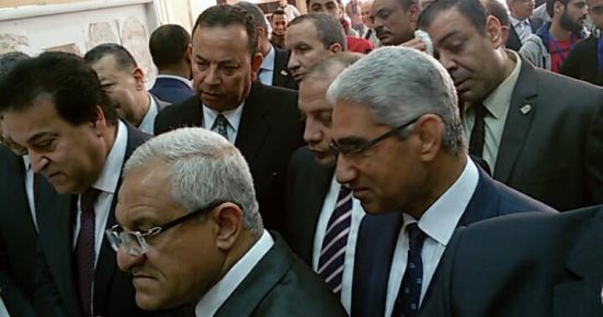 رئيس جامعة المنوفية يفتتح معرض الورش الإنتاجية بأسبوع شباب الجامعات بالمنيا