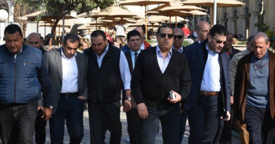 صور.. الصيد يفتتح أول مكتب لتقديم الخدمات الضريبية بحضور نائب وزير المالية