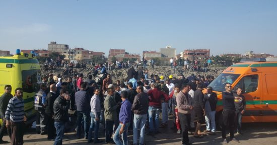 إصابة 7 أشخاص فى حادث تصادم أتوبيس وسيارة نقل بطريق اﻹسماعيلية الصحراوى   