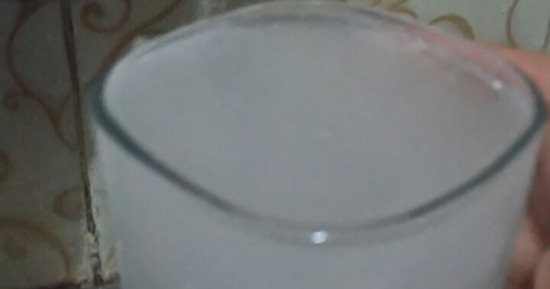 صور.. عكارة مياه الشرب تهدد حياة أهالى كفر درويش ببنى سويف
