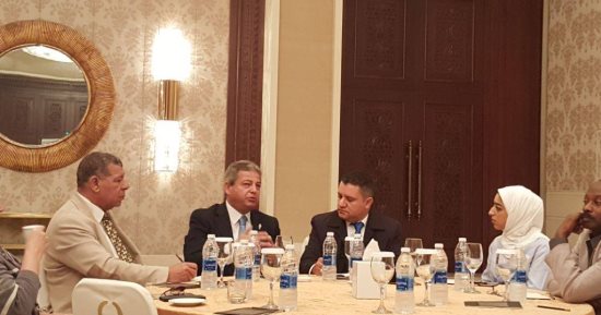 عبد العزيز يشيد بتجربة وزارة الرياضة بالبحرين فى الاهتمام بمبادرات الشباب