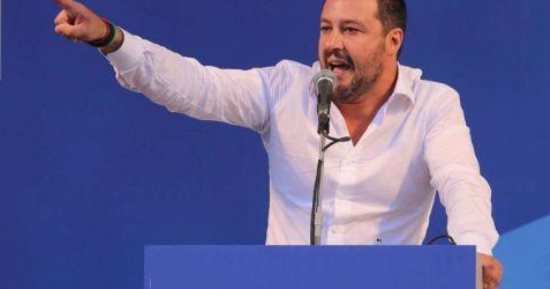 الداخلية الإيطالية ترفض رسو سفينة الإنقاذ أكواريوس فى موانئ البلاد