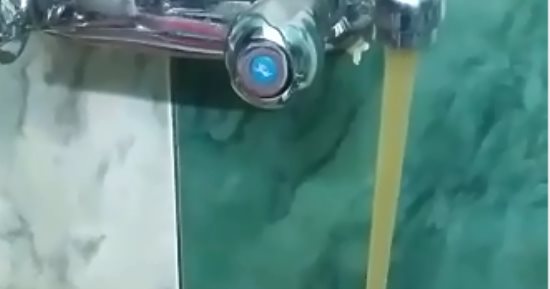 قارئ يشكو من تلوث مياه الشرب فى أحد شوارع فيصل