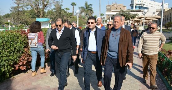 نائب وزير المالية يفتتح مكتبا لتقديم الخدمات الضريبية داخل نادى الصيد