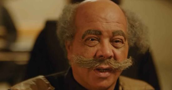 لهذا السبب.. أحمد آدم يرتدى ملابس مايكل جاكسون فى "قرمط بيتمرمط"