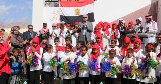 محافظ جنوب سيناء يقرر صرف 3 آلاف جنيه مكافأه لمدرسة التحرير بوادى مندر 