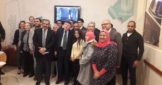 برلمانى بريطانى يزور الإسكندرية لدعم وعلاج المكفوفين وتوفير فرص عمل لهم
