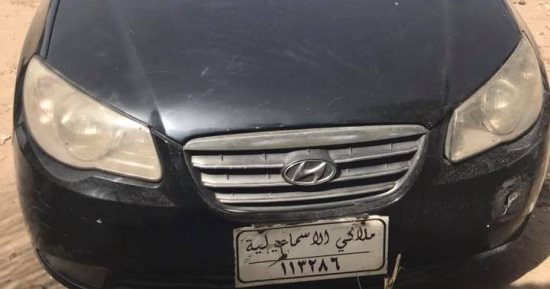 صور.. مرور الجيزة يضبط سيارة مسروقة يستقلها شخص فى شارع النيل بالوراق