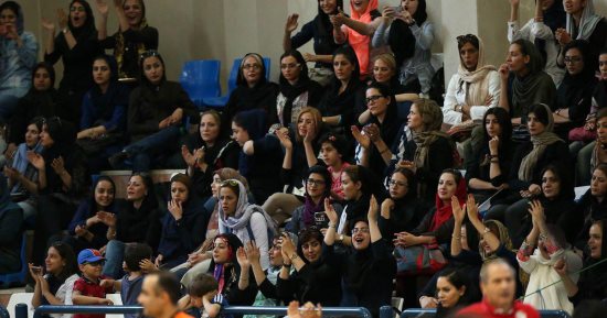 النائب العام الإيرانى يلاحق منظمى حفل "احتفال بيوم المرأة الإيرانية"
