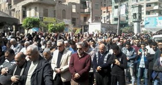 صور.. تشييع جثمان محمد لاشين شهيد الإرهاب فى سيناء بمسقط رأسه بكفر الزيات