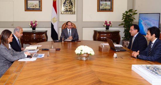صور.. السيسى يبحث الموقف التنفيذى للعاصمة الإدارية ومدينة العلمين الجديدة