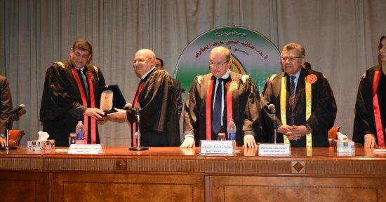 جامعة الزقازيق تكرم أمين المجلس الأعلى للجامعات السابق
