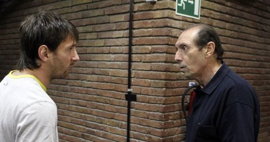 ميسى وريال مدريد ينعيان وفاة لاعب برشلونة السابق