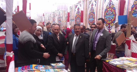 "الناشرين المصريين" يقرر شحن كتب دور النشر المشاركة لمعرض سوهاج مجانا