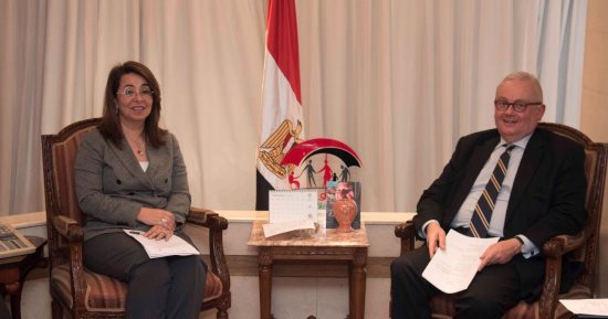 وزيرة التضامن تستقبل سفير إيطاليا لدى القاهرة لبحث التعاون المشترك