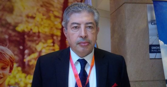 أستاذ جراحة قلب: 25 % فقط من آلام الصدر الشديدة نتيجة الجلطات القلبية