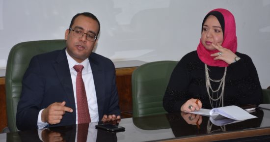 صور.. رئيس التحرير التنفيذى لليوم السابع يتناول "صحافة الفيديو" فى لقائه بجامعة أسيوط